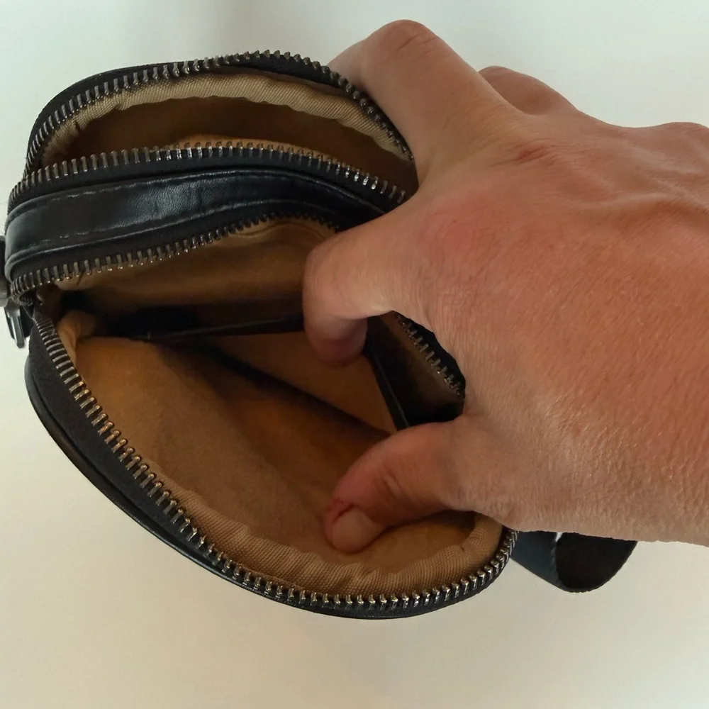 Bottega Veneta Black Leather Men's Bag